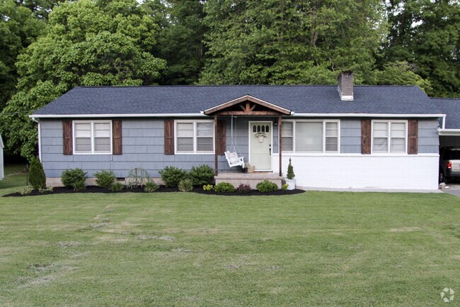 Building Photo - 5704 Oak Rd