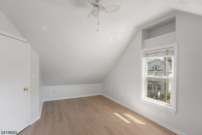 Building Photo - 108 Thomas St