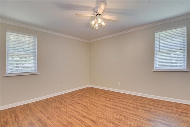 Building Photo - 608 Cedarwood Ct