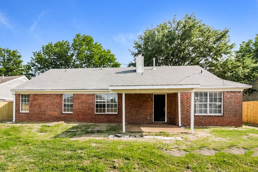 Building Photo - 7568 Baysweet Dr
