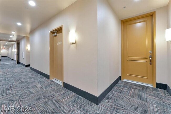 Building Photo - 47 E Agate Ave