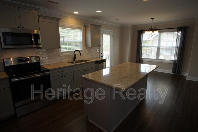 Building Photo - 1033 Ruscello Dr
