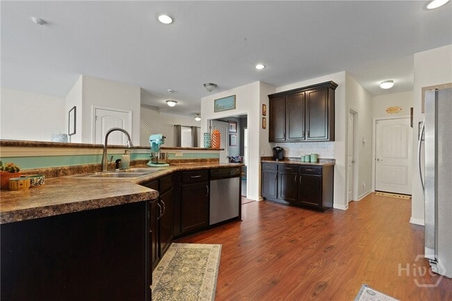 Building Photo - 18 Millwood Lake Dr