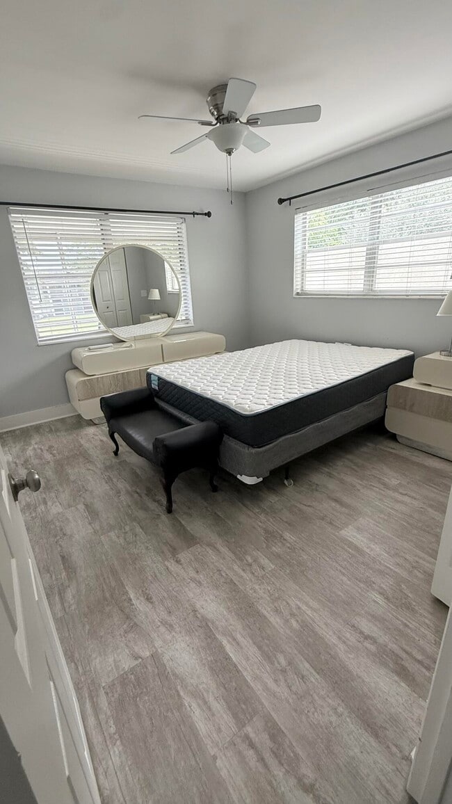 Building Photo - 21 Markham A