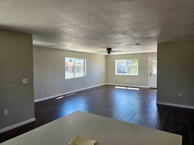 Building Photo - ***NEW*** 3-bedroom, 2-bath home in Albuquerque with all the modren finishes!