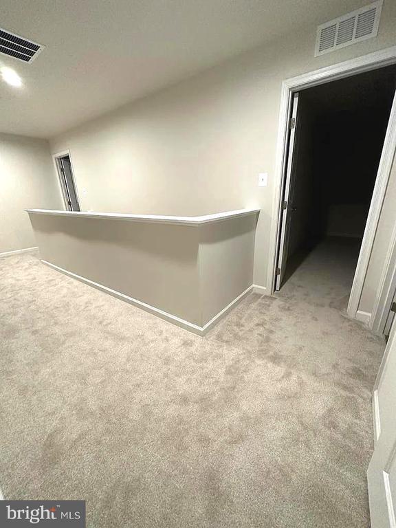 Building Photo - 420 Circle Dr