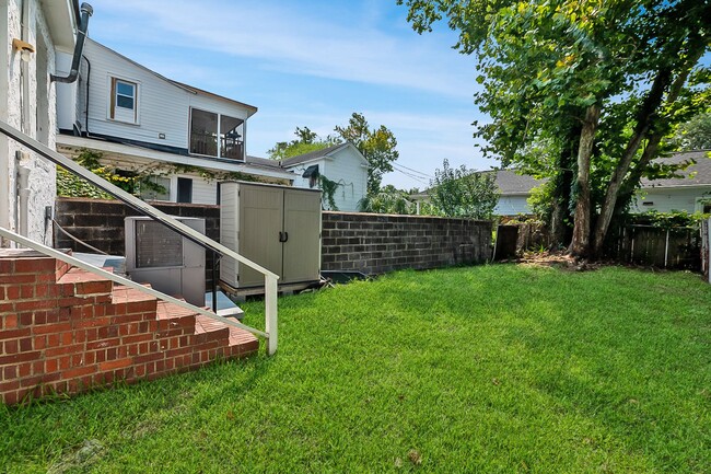 Building Photo - Rental Home Downtown Charleston