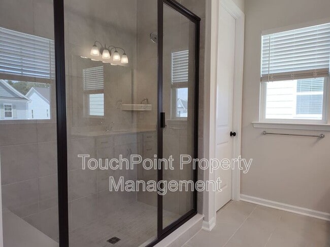 Building Photo - 5821 Wentwood Ct