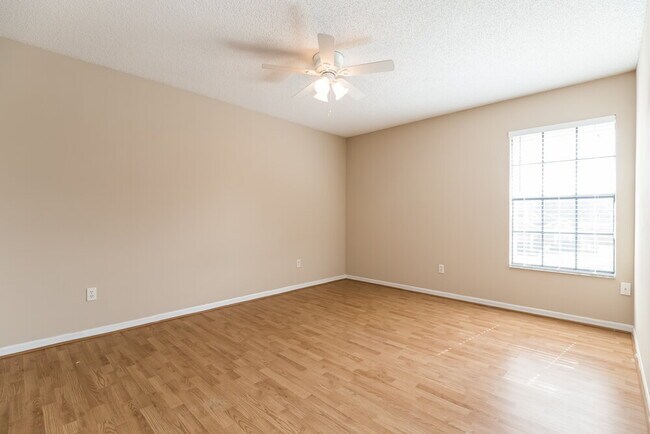 Building Photo - 2197 Grasmere Dr