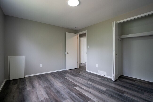 Building Photo - 15841 Dort St
