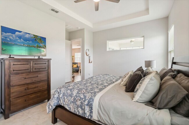 Building Photo - For Rent: Immaculate 3 Bed, 3 Bath + Flex ...