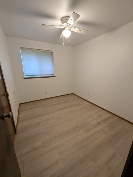 Bedroom 2 - 1803 E Fox Hill St