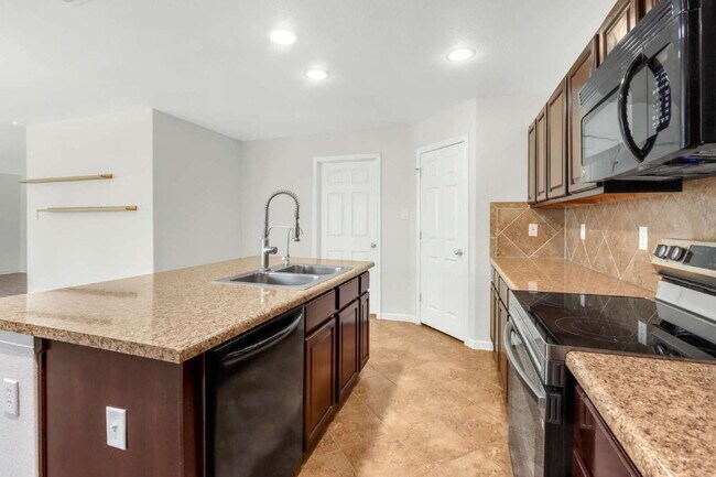 Building Photo - 10838 Black Wolf Bay