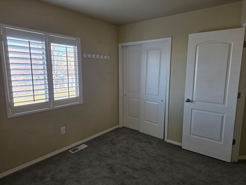 Building Photo - 1879 W Colony Pointe Dr