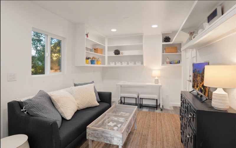 Building Photo - 4258 33rd Ave W