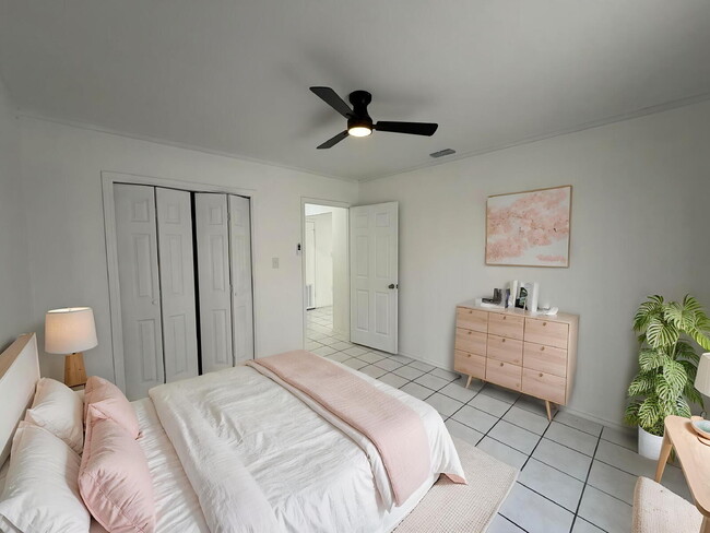 Building Photo - "Cozy and Convenient 2-Bedroom Retreat in Edinburg – Your Perfect 840 sq. ft. Haven Awaits!"