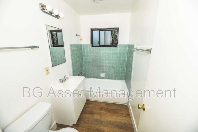 Building Photo - 460 San Marco St