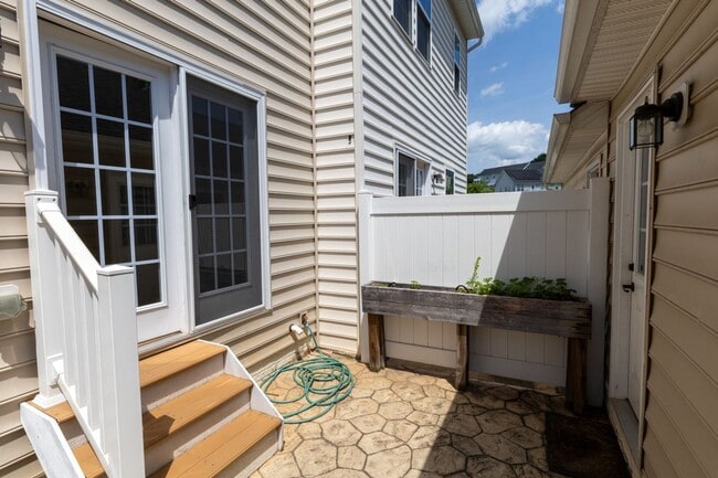Building Photo - 2023 Verona Ct