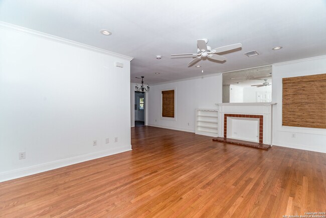 Building Photo - 351 Redwood St