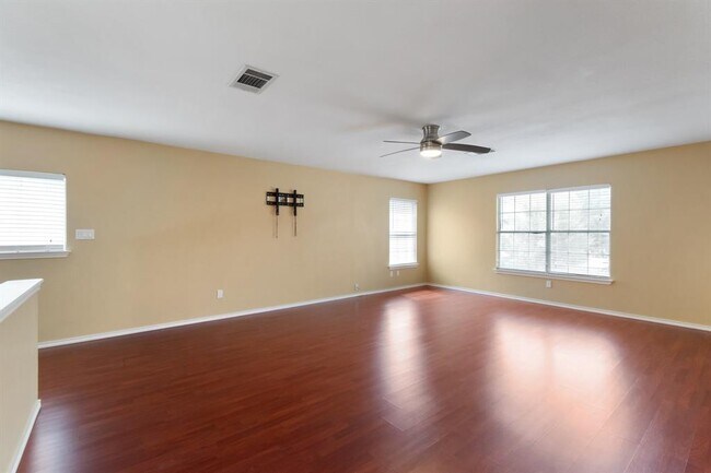Building Photo - 1117 Del Roy Dr