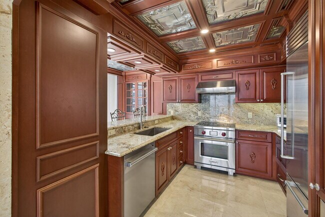 Building Photo - 3400 N Ocean Dr