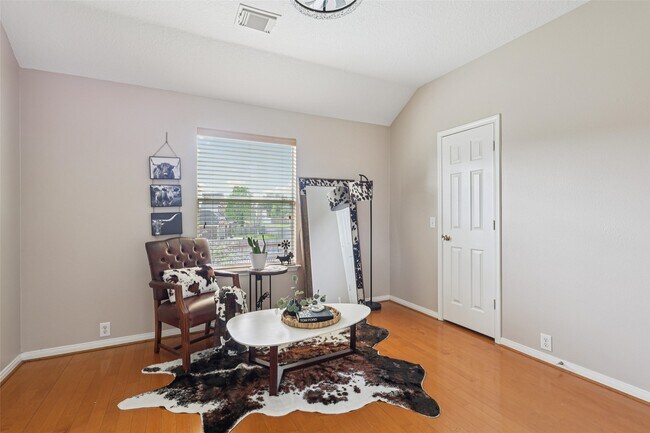 Building Photo - 8002 Cross Trail Dr