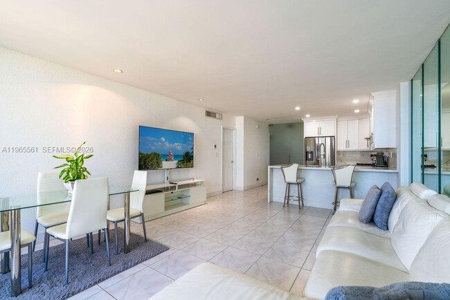 Building Photo - 3140 S Ocean Dr
