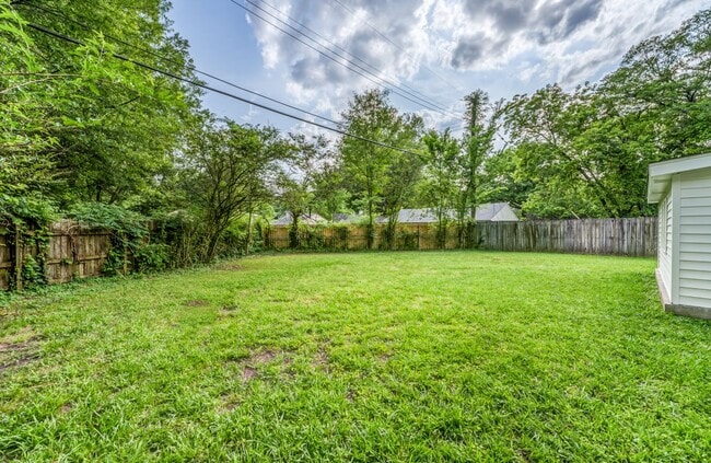 Building Photo - Bright, Comfortable 3BR/2BA Home in East Memphis — 1,400 Sq Ft!