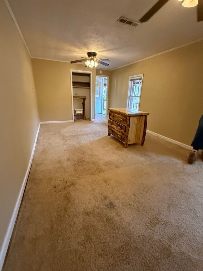 Building Photo - Hayesville Farmhouse