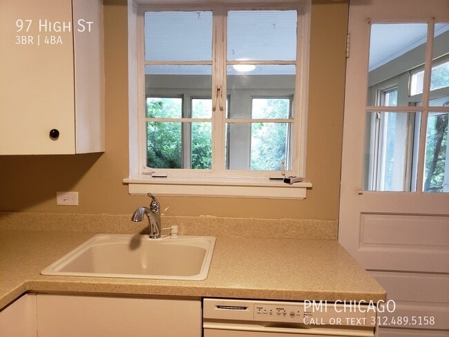 Building Photo - 97 High St