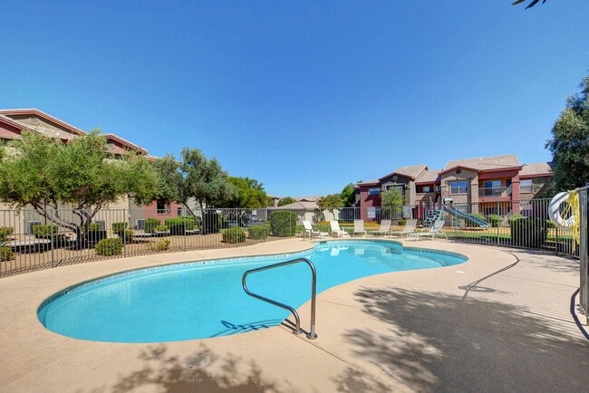 Building Photo - Downstairs 1 Bedroom Unit in Gated Community - S.W.