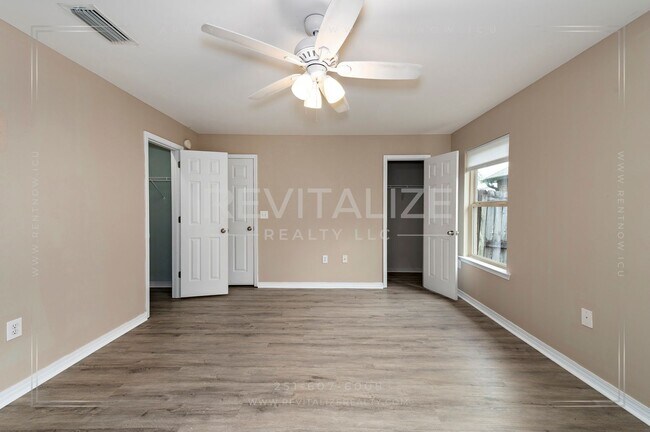 Building Photo - 1549 Majesty Loop
