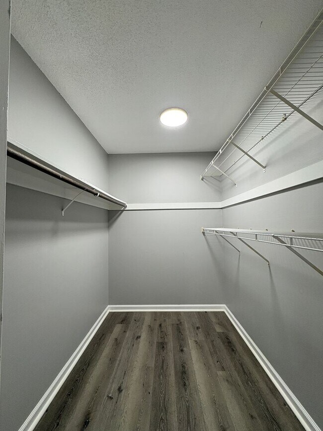 Building Photo - Discover Your Perfect Home at Bellagio North Living I in Indianapolis