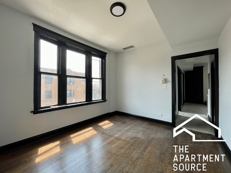 Building Photo - 2648 W Augusta Blvd