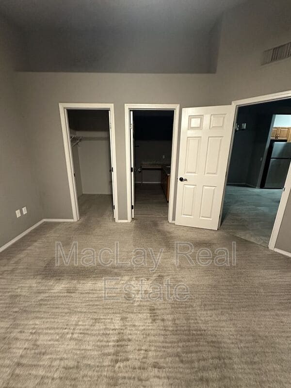 Building Photo - 10136 E Southern Ave