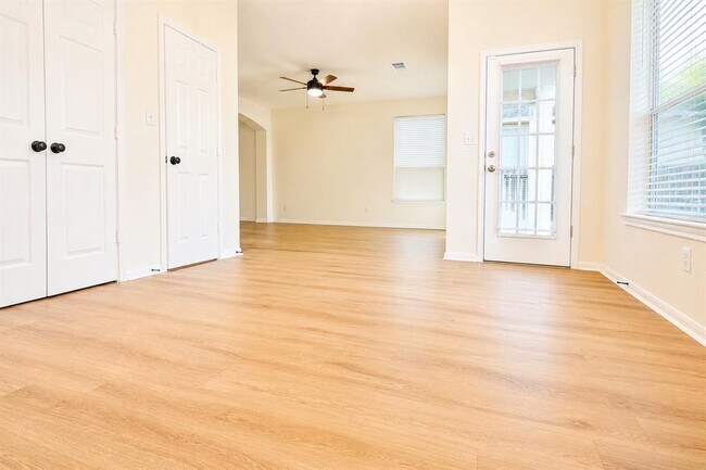 Building Photo - 4205 Bent Wood Ct