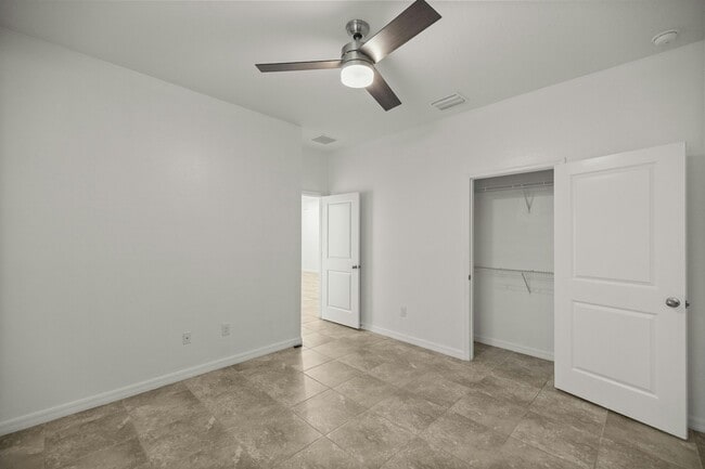 Building Photo - 5023 SW 58th Pl