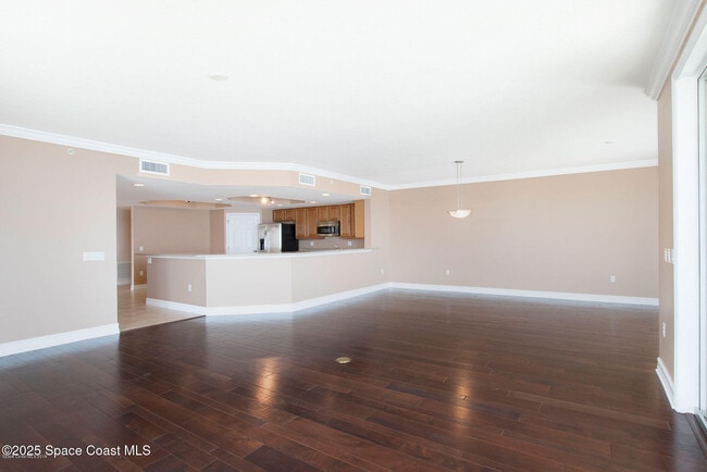 Building Photo - 7 Indian River Ave