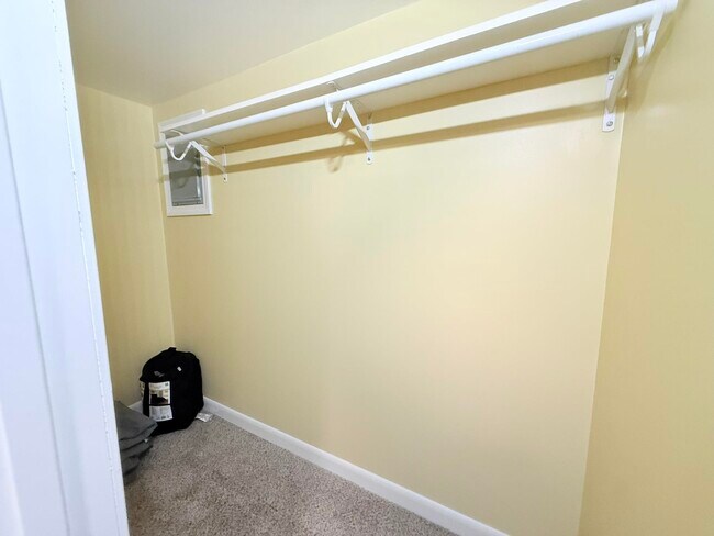 Building Photo - 286 Ceda Rd