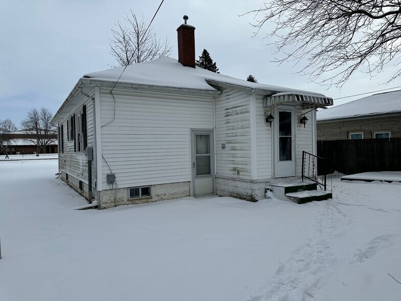 Building Photo - 1104 S Michigan St