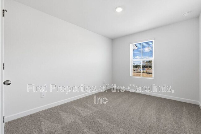 Building Photo - 238 Tiger Lily Dr