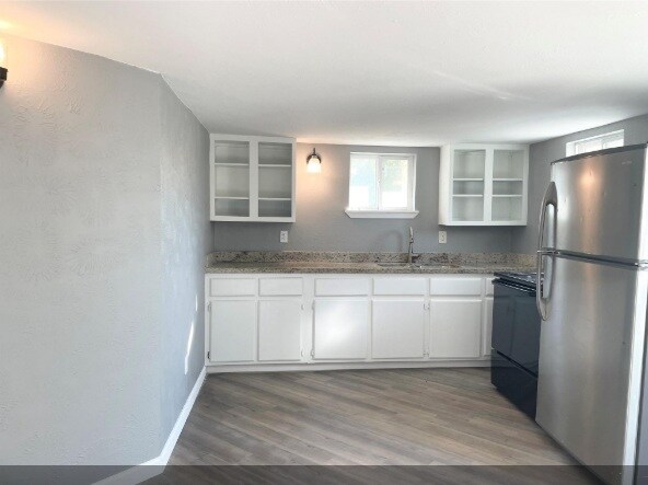 Building Photo - 7515 Bayway Dr