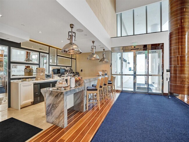 Building Photo - 17475 Collins Ave