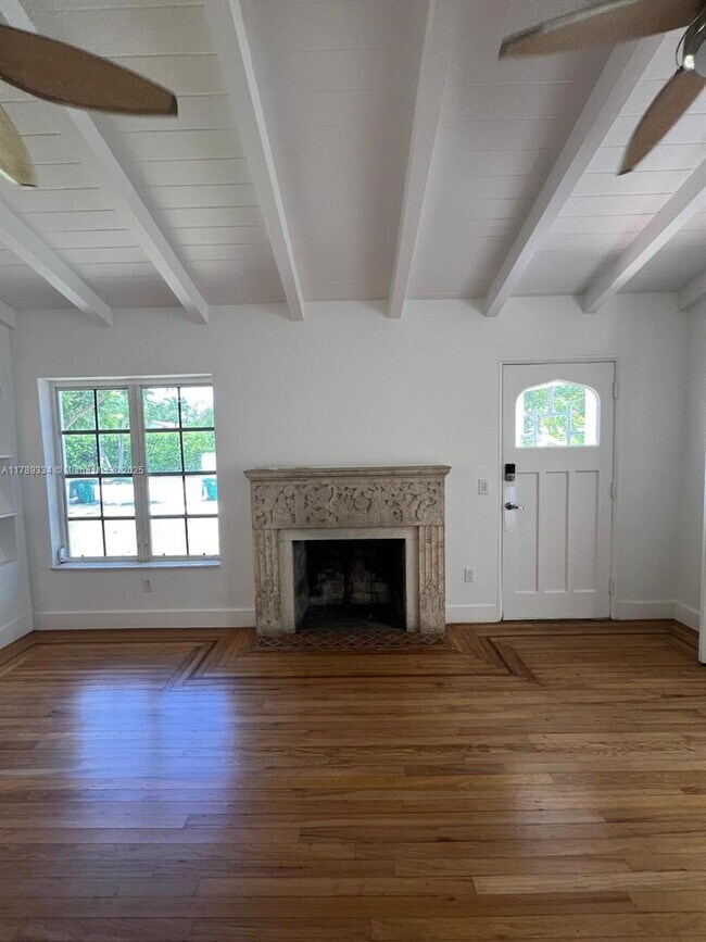 Building Photo - 668 NE 72nd Terrace