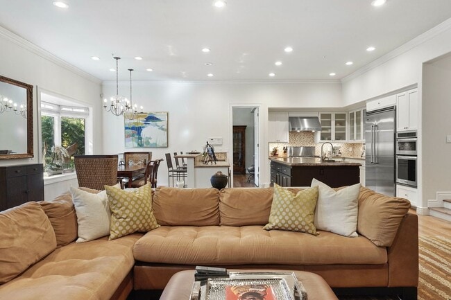 Building Photo - Stunning 4Bed/5bath Home in Kentfield