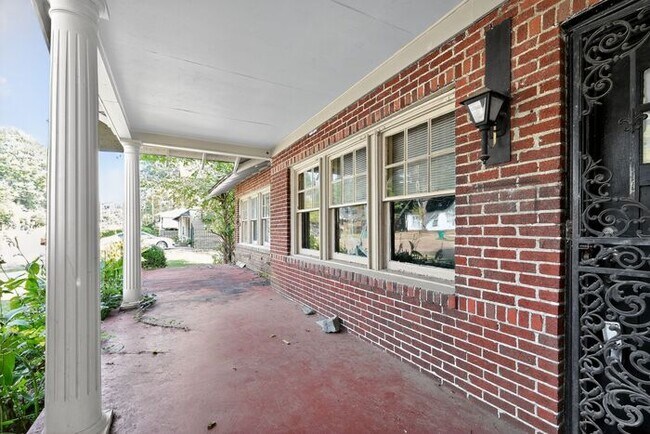 Building Photo - 322 Arlington Ave