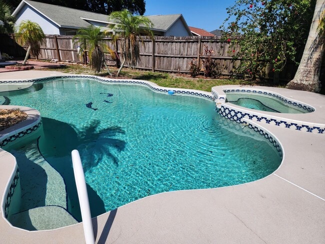 Building Photo - 2153 Royal Poinciana Blvd