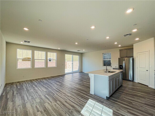 Building Photo - 3212 Segesta Ave