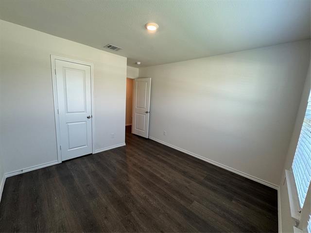 Building Photo - 300 Ginger Ave