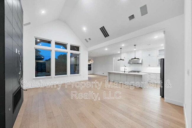 Building Photo - 1790 Coopers Hawk Dr